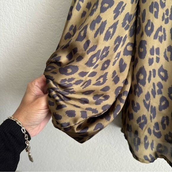 Adrienne Animal Print Green and black Size Small Long ballom sleeves - Picture 5 of 10